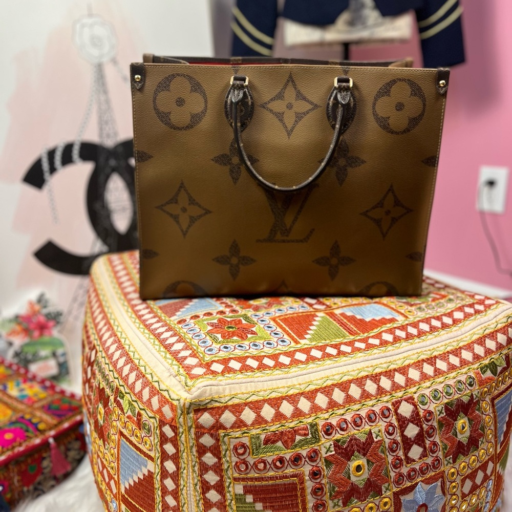 Louis Vuitton GM ON-THE-GO